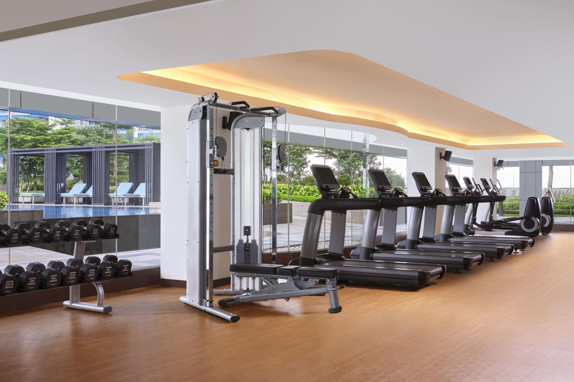 Four Points By Sheraton Surabaya, Pakuwon Indah Екстериор снимка