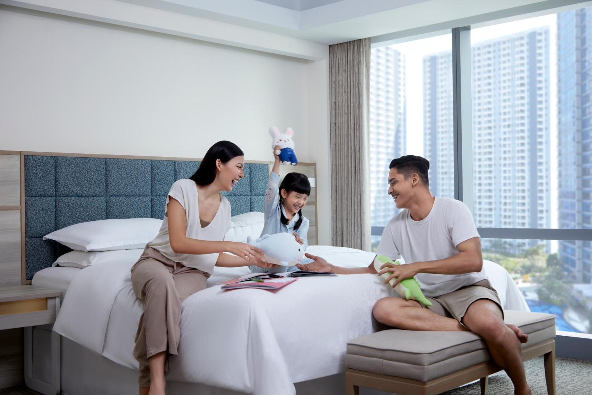 Four Points By Sheraton Surabaya, Pakuwon Indah Екстериор снимка