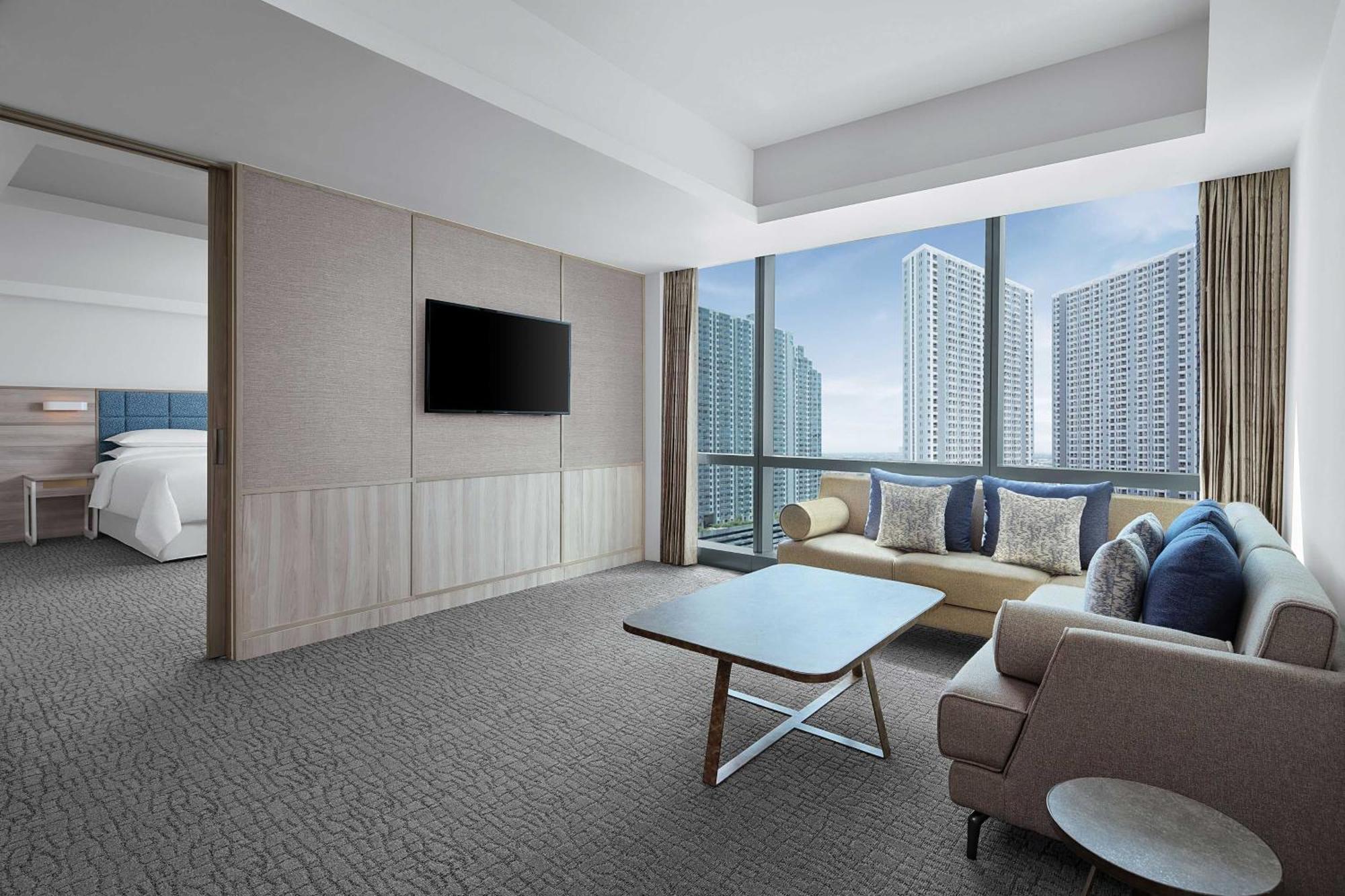 Four Points By Sheraton Surabaya, Pakuwon Indah Екстериор снимка