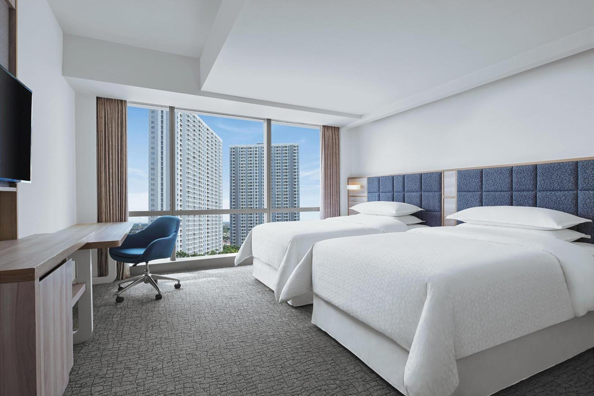 Four Points By Sheraton Surabaya, Pakuwon Indah Екстериор снимка