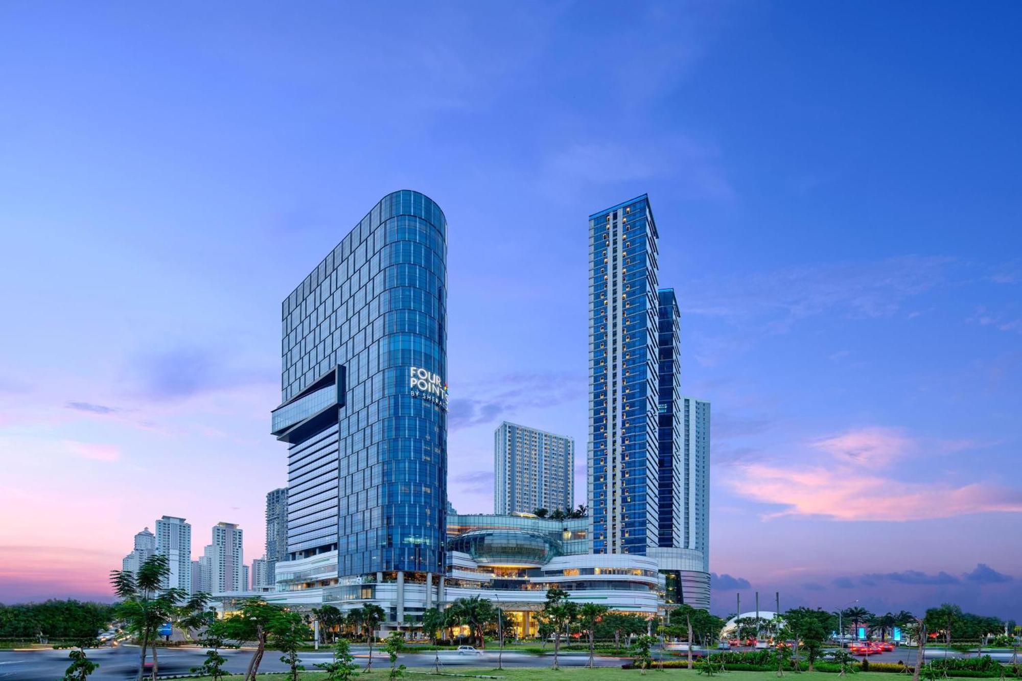 Four Points By Sheraton Surabaya, Pakuwon Indah Екстериор снимка