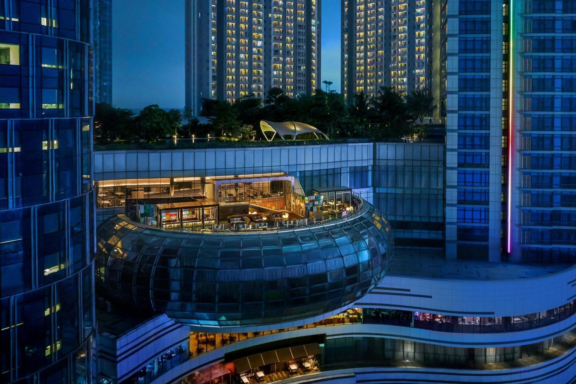 Four Points By Sheraton Surabaya, Pakuwon Indah Екстериор снимка